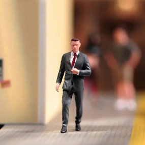1/87 1/64 1/43 1/24 Scale Miniature Action Figure Doll Model Walking Man Wearing Suit Resin Figurine Model Creative Scene Dolls Props for Cars Display (Painted, 1:43 Scale)