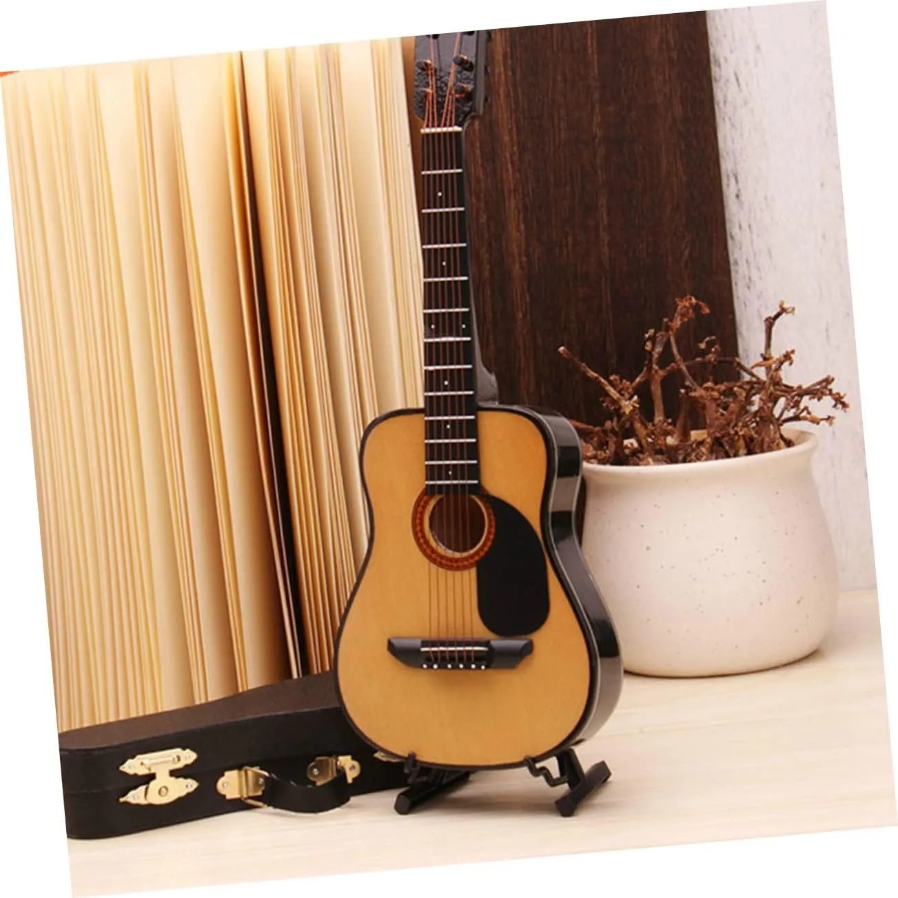 1pc Mini Guitar Model Decoration Lifelike Household Prop Teaching Aid for Friends Family Fine Workmanship for -Term Use Attractive Music-Themed Home Decor