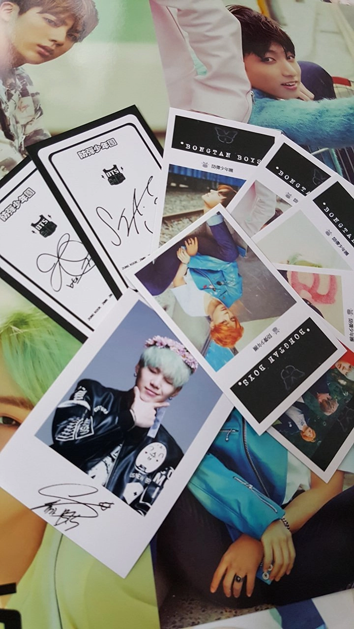 BTS MIC Drop / DNA / Crystal Snow [TYPE B] (SINGLE DVD) (F.LTD) (Japan Ver) [ double side autograph polaroid card][ poster][ post card][ sticker]