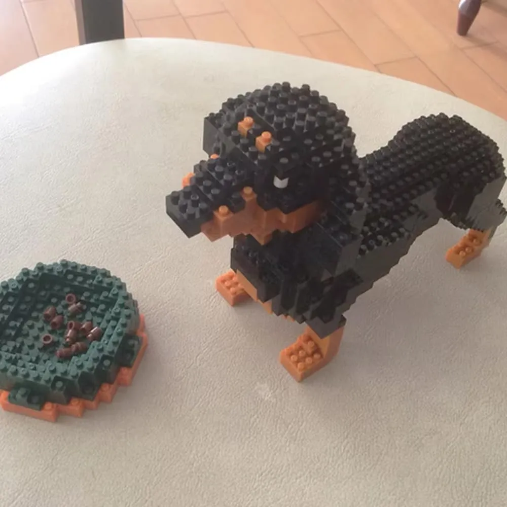 Building Block Dachshund Mini Pet Animals Block Dog Micro Dogs Building Animal Set 3D Block Toys Building Bricks for Kids Or Adult 898 Pieces