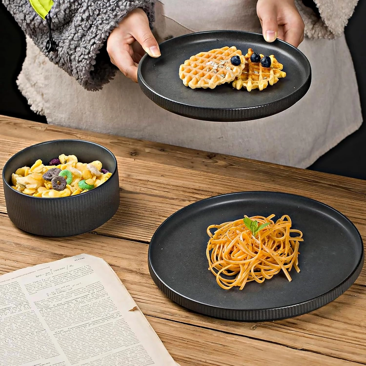 Famiware Star Dinner Plates for 6, 10 inches Plate Set, Scratch Resistant, Stoneware Dinnerware, Kitchen Modern Rustic Serving Dishes, Matte Dark Charcoal (Full Glaze)