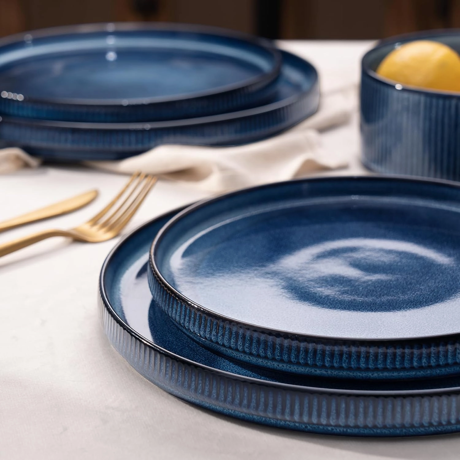 famiware Star Dinner Plates for 6, 10 inches Plate Set, Scratch Resistant, Stoneware Dinnerware, Kitchen Modern Rustic Serving Dishes, Nebulas Blue
