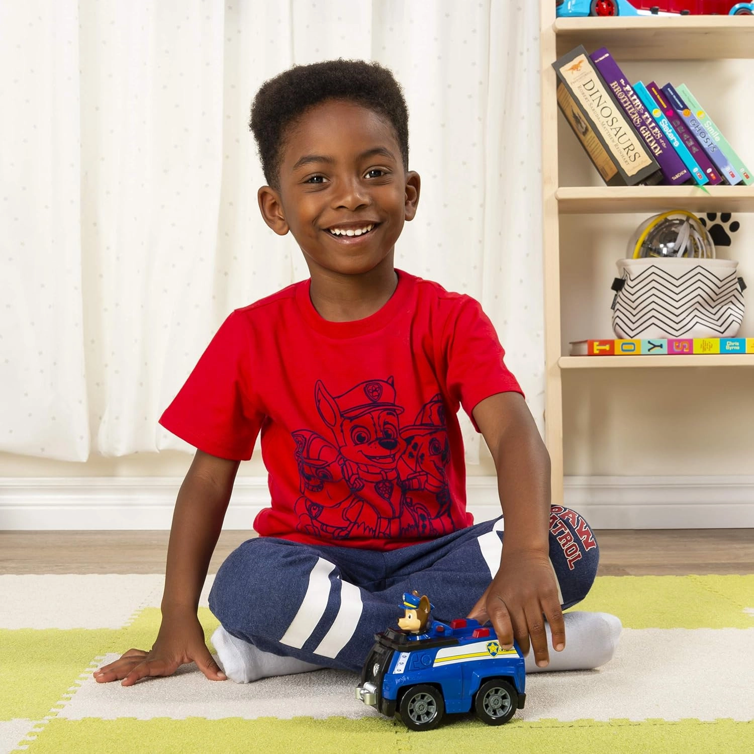 Paw Patrol, Chase’s Patrol Cruiser Vehicle with Collectible Figure, for Kids Aged 3 and Up, Multicolor