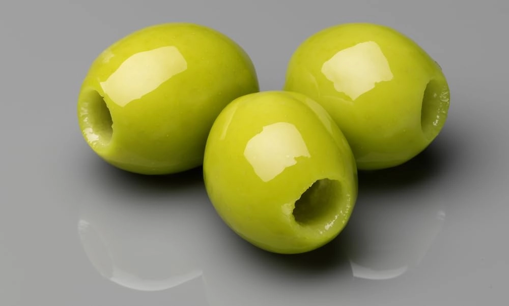 Sanniti Castelvetrano Green Olives | Sicilian Castelvetrano Olives in a Bag | Imported from Italy | Dr Wt 32 oz (910g), Net Wt 52.91 oz (1500g) (Pitted)