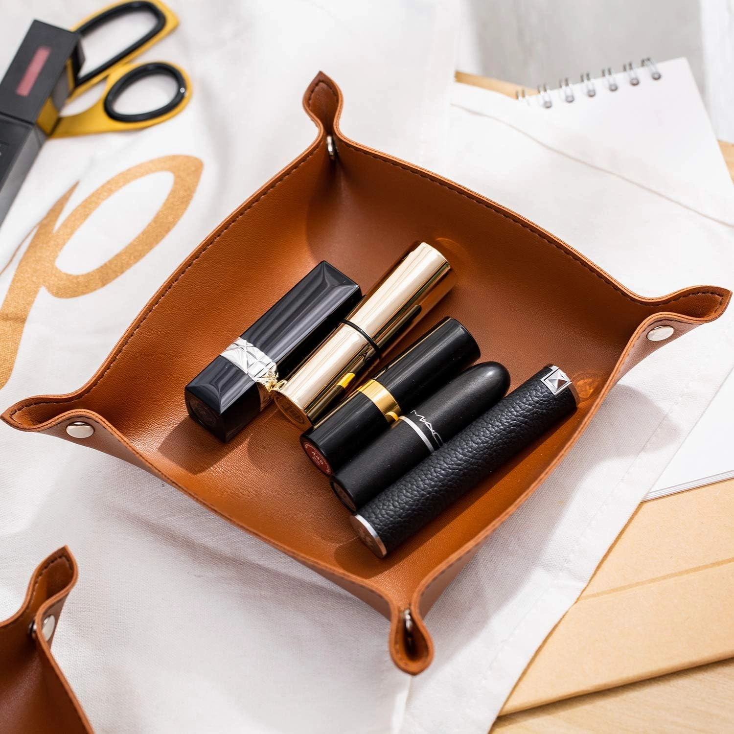SANQIANWAN Leather Jewelry Valet Tray for Women and Man, Portable Entryway Table Tray Bedside Nightstand Desk Tray Small Catchall Travel Dish Plate for Key,Wallet,Watch,Coin (2PCs Brown-B)