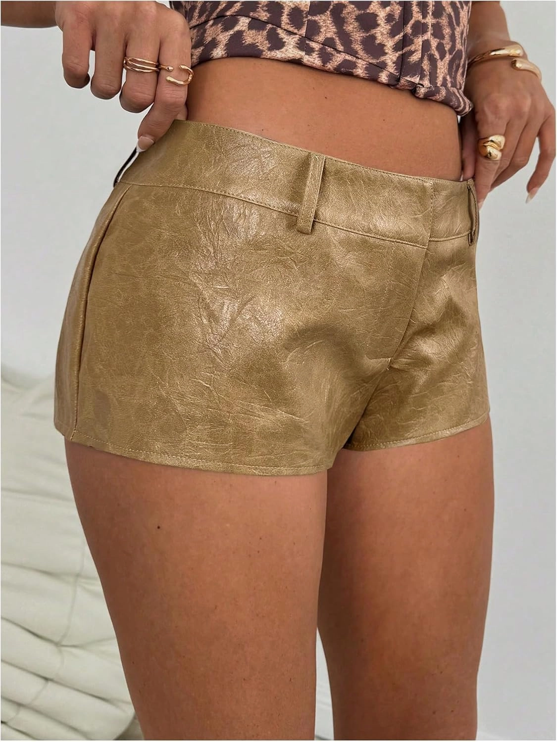 SOLY HUX Women's PU Leather Shorts Retro Straight Leg Party Music Festival Mini Shorts
