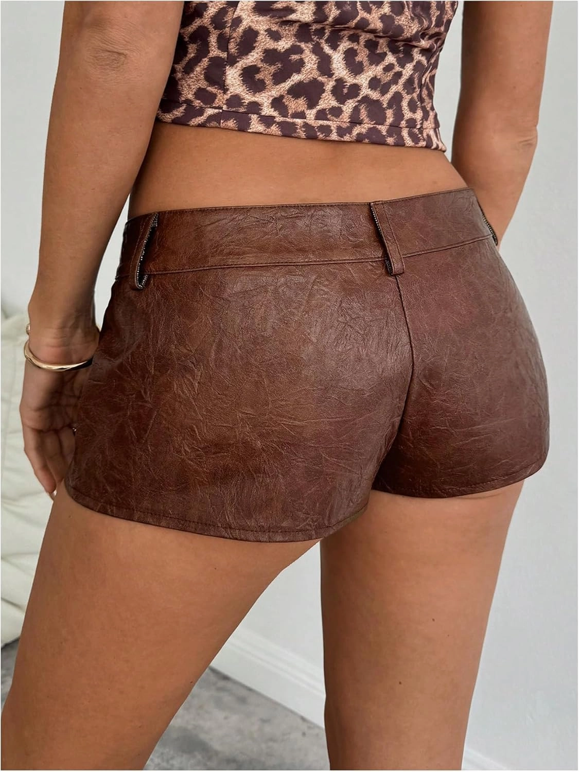 SOLY HUX Women's PU Leather Shorts Retro Straight Leg Party Music Festival Mini Shorts