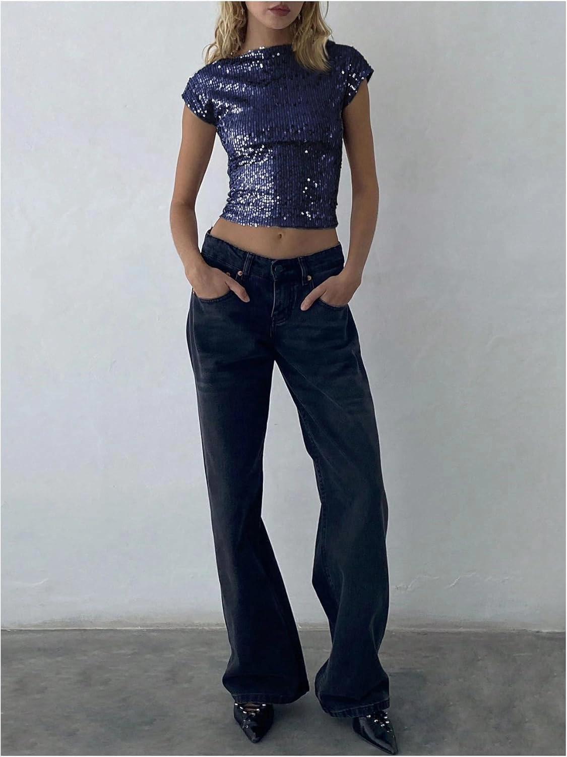 WDIRARA Women's Sequin Boat Neck Shirts Sparkle Glitter Backless Tee Cap Sleeve Crop Tops